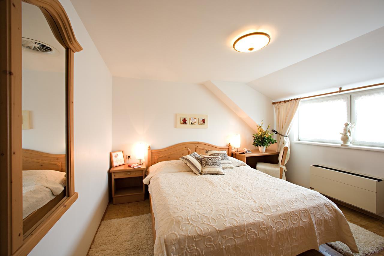 Hotel & Restaurant Braunstein - Pauli'S Stuben Purbach am Neusiedler See Esterno foto